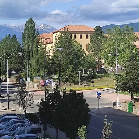 Apartamento O Mon Sabiñánigo Eksteriør billede